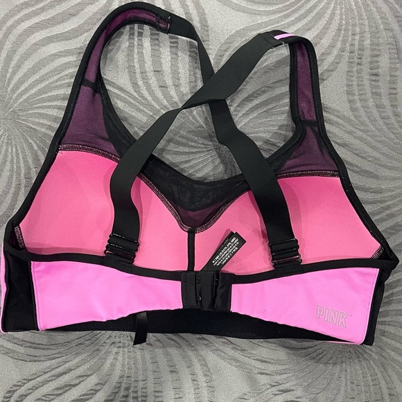 Medium Sports bra Victoria secret never use no tags - Picture 3 of 4